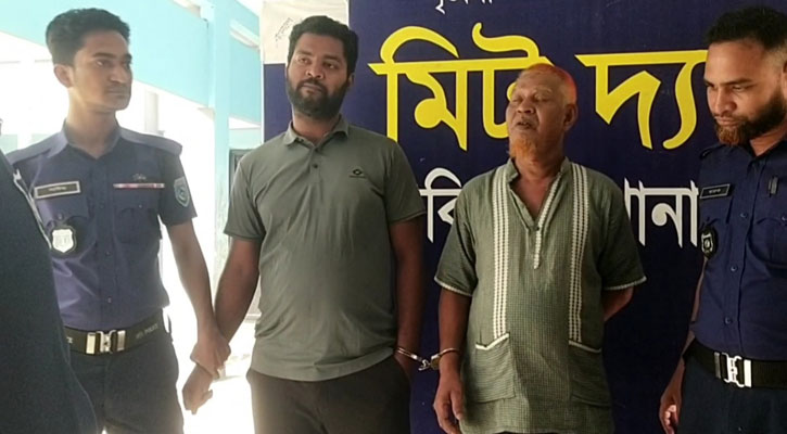 পুলিশের উপস্থিতিতে সাংবাদিকের মোবাইল ভাঙলো আসামি