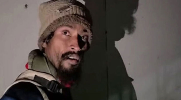 শারীরিক সম্পর্কের জন্য ভবঘুরে নারীদের যে কৌশলে কাছে নিতেন সম্রাট