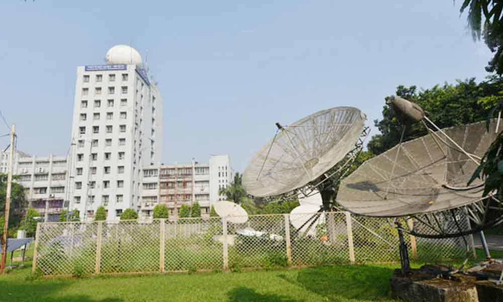 দুপুরের মধ্যে ৩ জেলায়  ৬০ কিমি বেগে ঝড়ের আভাস