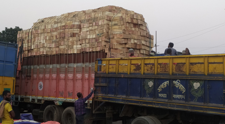 দীর্ঘ সাত বছর পর হিলি স্থলবন্দর দিয়ে ফল আমদানি শুরু