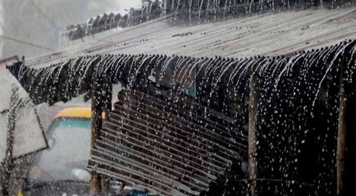 বঙ্গোপসাগরে লঘুচাপ, যেসব জেলায় হতে পারে ভারী বৃষ্টি ও ভূমিধস