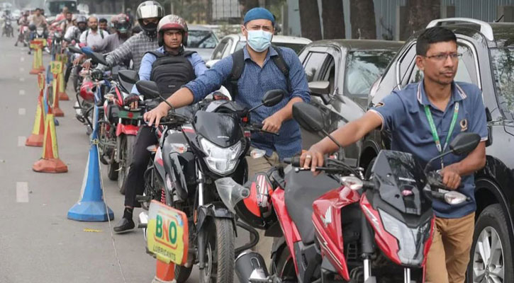 তেল পাম্পে সরকারি চাকরিজীবীদের জন্য থাকবে আলাদা লাইন
