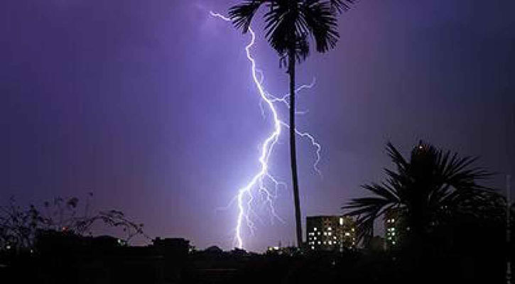 পাঁচ জেলায় বজ্রপাতে ১১ জনের মৃত্যু