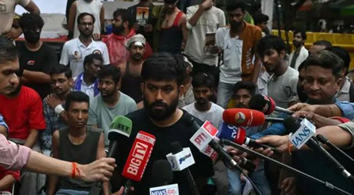 শিক্ষামন্ত্রীর পদত্যাগ ছাড়া আলোচনার অর্থ নেই: ককরোচ পার্টি