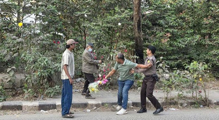 ধানমন্ডি ৩২ নম্বরে শ্রদ্ধা জানাতে গিয়ে আটক ৫