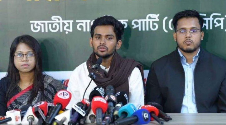 যে ভুল করে আওয়ামী লীগকে ফেরাতে চাচ্ছেন তারেক রহমান: আসিফ মাহমুদ