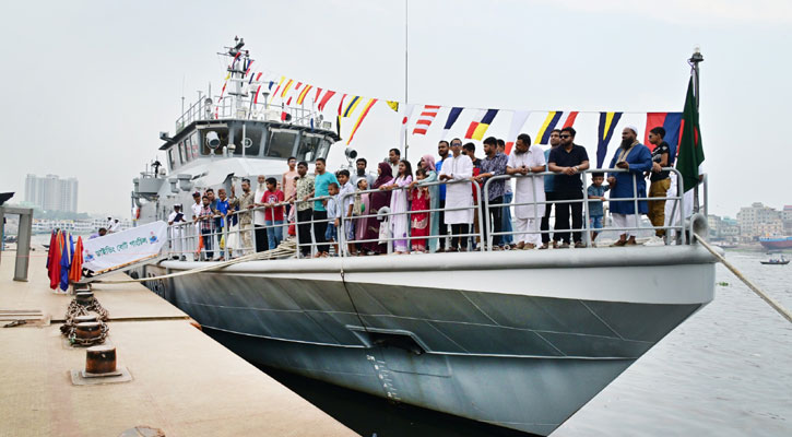 স্বাধীনতা দিবস উপলক্ষ্যে নৌবাহিনীর জাহাজ সর্বসাধারণের জন্য উন্মুক্ত
