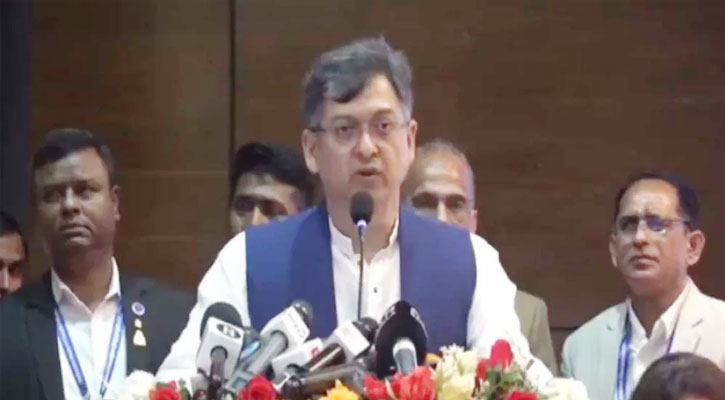 এনসিপির ‘সেকেন্ড রিপাবলিক’ নিয়ে প্রশ্ন তুললেন সালাহউদ্দিন আহমেদ