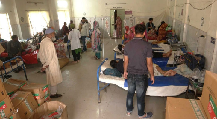 একই ওয়ার্ডে নারী-পুরুষ, ডায়রিয়া চিকিৎসায় চরম ভোগান্তি