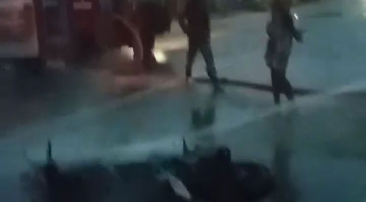 মোটরসাইকেলে বোতলজাত তেল ভরার সময় আগুন, চালক গুরুতর দগ্ধ