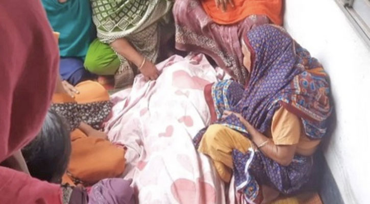 অটোরিকশার চাকার সঙ্গে ওড়না পেঁচিয়ে প্রাণ গেল আলিম পরীক্ষার্থীর