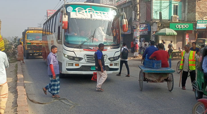 অনির্দিষ্টকালের জন্য বন্ধ হলো ‘খেকো’ খ্যাত বিনিময় পরিবহনের বাস
