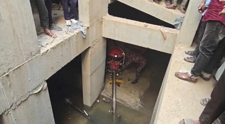 ‘আয়নাঘরের’ খোঁজে ৩২ নম্বরের সেই ভবন থেকে পানি সরানো হচ্ছে