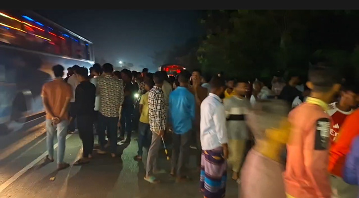 পথচারী নারীকে বাঁচাতে গিয়ে দুই তরুণের মর্মান্তিক মৃত্যু