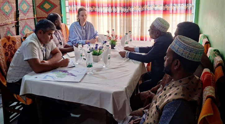 বরগুনায় ইইউ পর্যবেক্ষকদের সঙ্গে বিএনপি ও জামায়াত প্রার্থীদের পৃথক বৈঠক