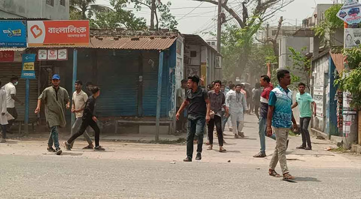 ঈশ্বরদী সরকারি কলেজে ছাত্রদল-শিবির সংঘর্ষ, কার্যালয় ভাঙচুর