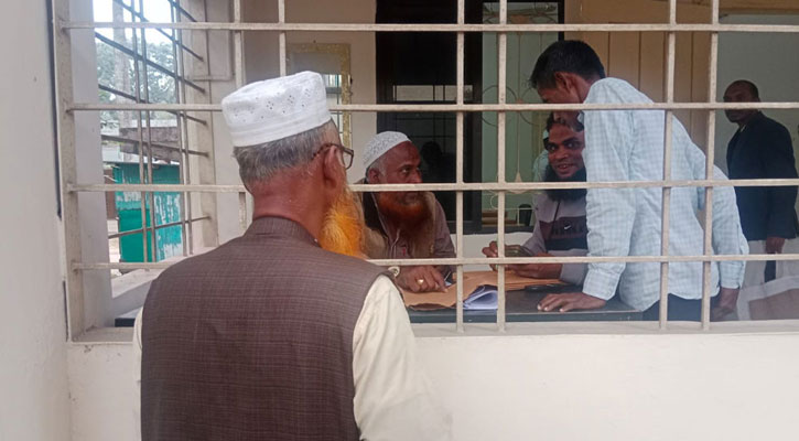 প্রাথমিক শিক্ষা অফিস থেকে প্রশ্নপত্র বিক্রির অভিযোগ