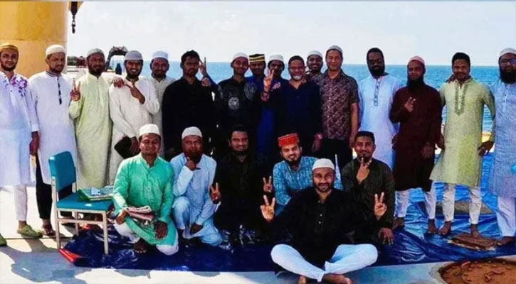 ২১ নাবিক দেশে ফিরবেন জাহাজে, বাকি দুজন বিমানে