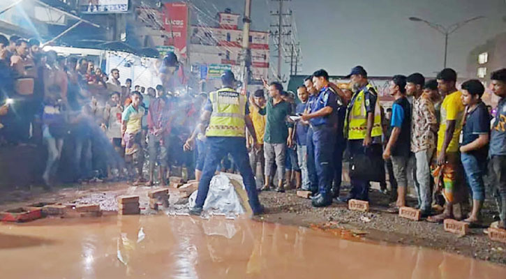 সাভারে লরির চাপায় নারী-শিশুসহ নিহত ৩