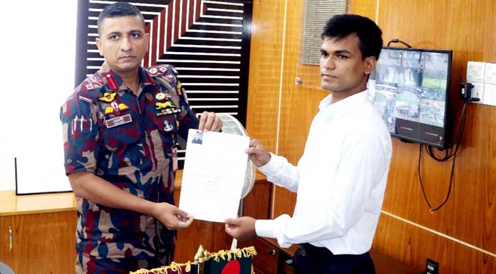 বিএসএফের গুলিতে নিহত ফেলানীর ভাই পেল বিজিবির চাকরি