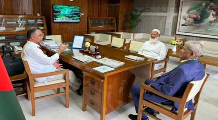 হঠাৎ মুখোমুখি সরকার ও বিরোধী দলীয় নেতা, বিষয়বস্তু কী?