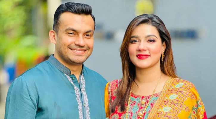 ‘বিচ্ছেদের পরও’ সেই ছাত্রলীগ নেতার ঘর করছেন মাহি!