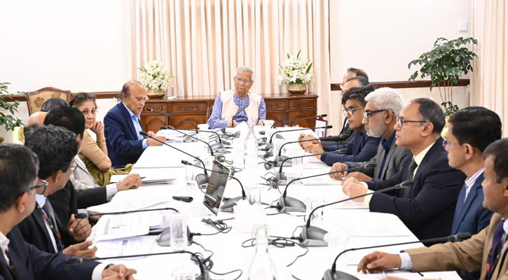 সরকারি প্রশিক্ষণ হবে সমস্যা সমাধানমুখী: প্রধান উপদেষ্টা