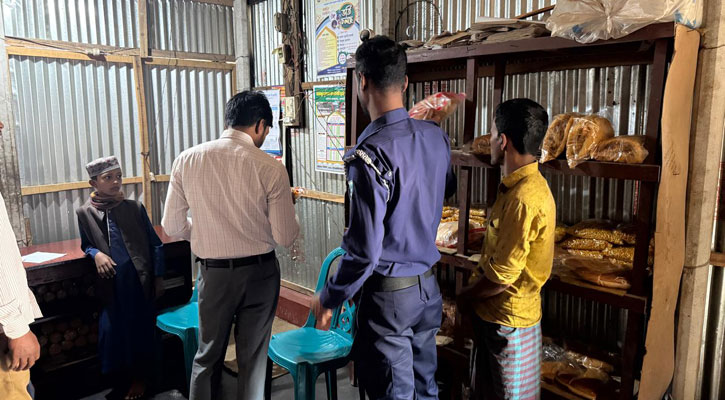 ফুলবাড়ীতে অস্বাস্থ্যকর সেমাই উৎপাদন করায় জরিমানা