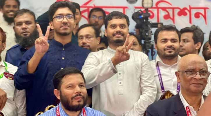 চাকসুতে ৪৪ বছর পর ছাত্র শিবিরের নিরঙ্কুশ জয়