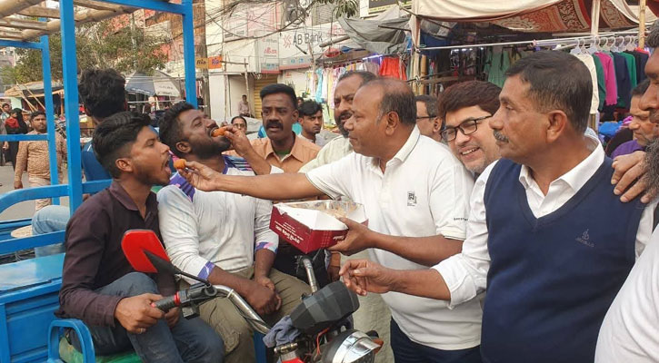 মিনু ভূমিমন্ত্রী হওয়ায় রাজশাহীতে উল্লাস, মিছিল ও মিষ্টি বিতরণ