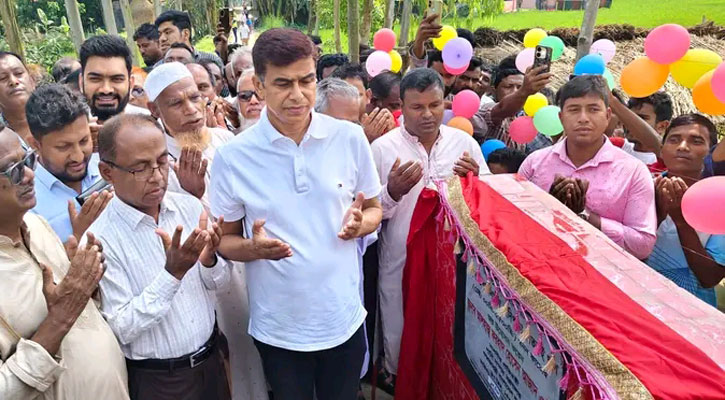 হিন্দুদের জমি দখলের চেষ্টা না করার হুঁশিয়ারি প্রতিমন্ত্রীর