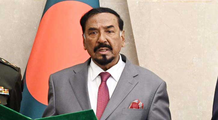 ‘শেখ হাসিনা ১০ বছরেও দেশে ফেরার কোনো সম্ভাবনা নেই’