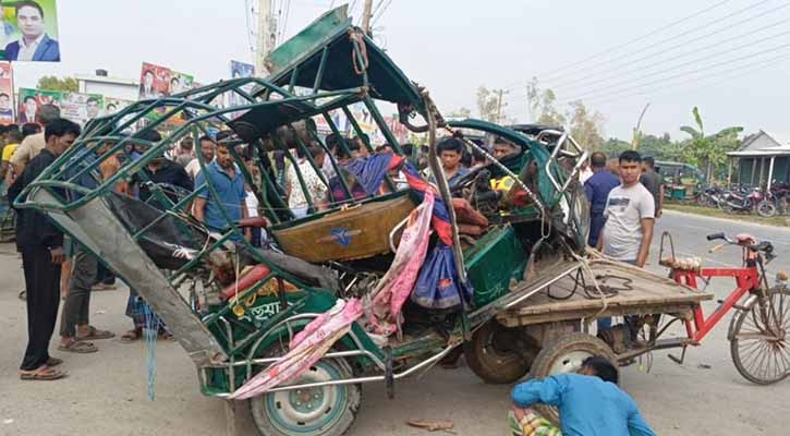 জামালপুরে কাভার্ডভ্যানের ধাক্কায় ইজিবাইকে থাকা চারজনের মৃত্যু