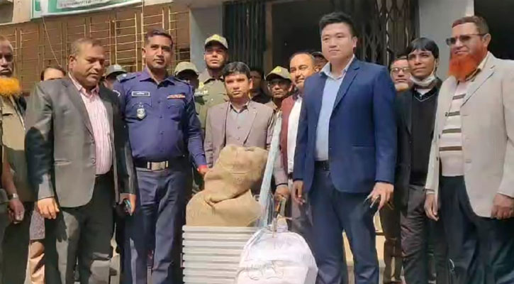 হাকিমপুরের ২৮ কেন্দ্রে সরঞ্জাম পৌঁছাচ্ছে, জোরদার নিরাপত্তা