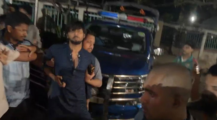 শাহবাগে ডাকসুর দুই নেতার ওপর ছাত্রদলের হামলা