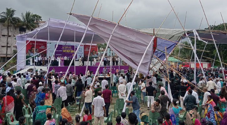 প্রধানমন্ত্রীর জনসভায় প্যান্ডেল ভেঙে দুর্ভোগ, মঞ্চে চুইয়ে পড়ল পানি