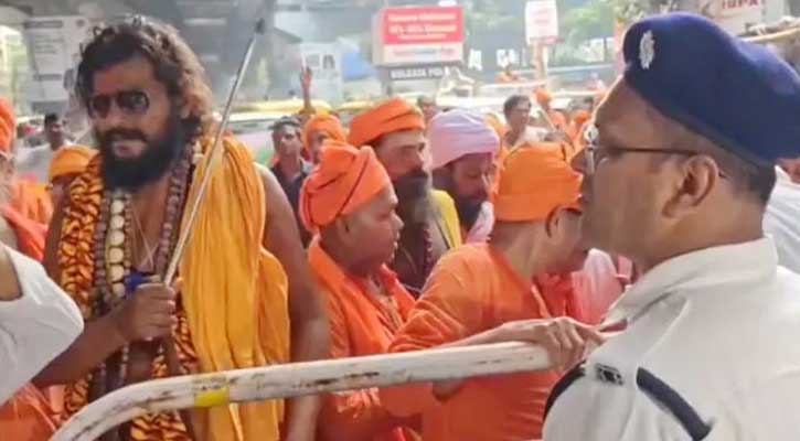 চিন্ময় প্রভুর মুক্তির দাবিতে বাংলাদেশ উপ-হাইকমিশন ঘেরাও
