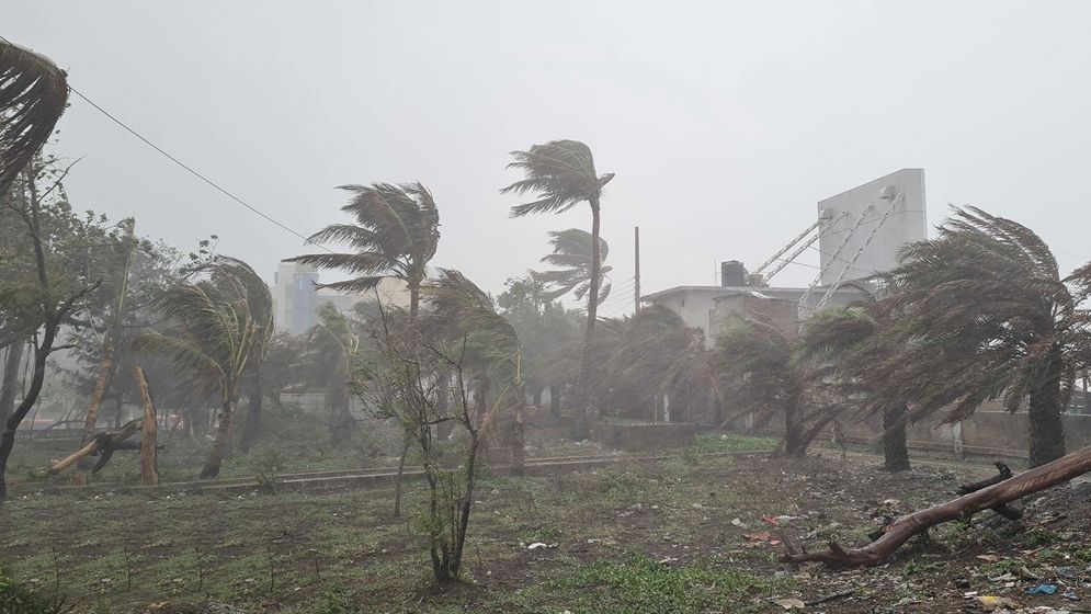 সকাল ৯টার মধ্যে যে ৮ জেলায় ৮০ কিমি বেগে ঝড়ের আভাস