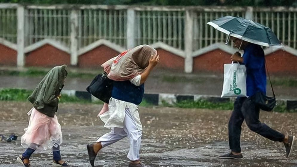 দুপুরের মধ্যে যেসব জেলায় ঝড়বৃষ্টির আভাস
