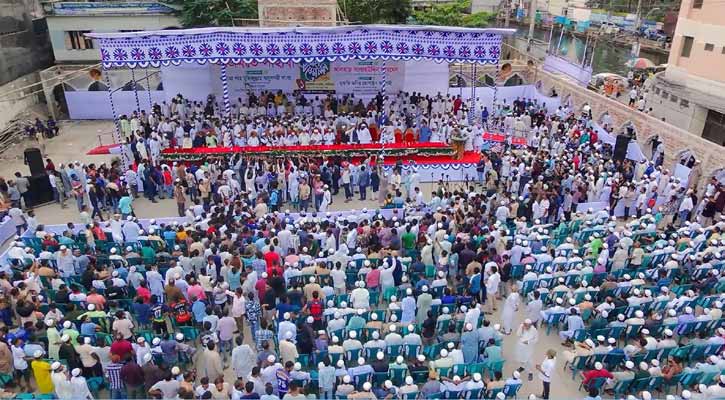 ঐক্যের সুবাসে মুখরিত নারায়ণগঞ্জের ঈদগাহ ময়দান