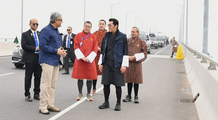 পদ্মা সেতুতে হাঁটলেন ভুটানের রাজা