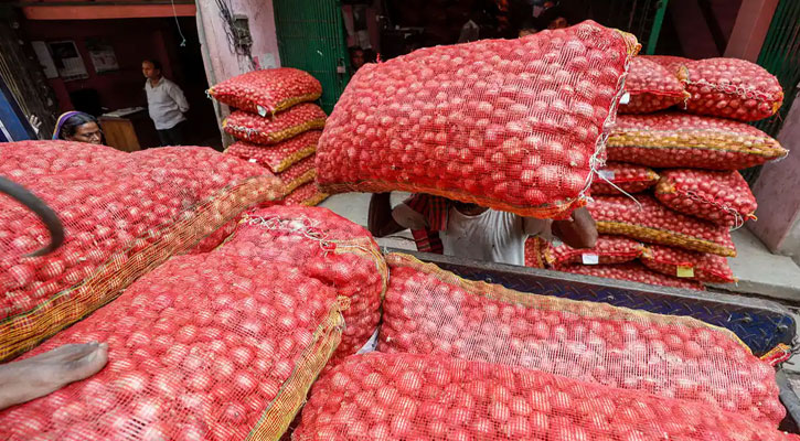 বাংলাদেশে পেঁয়াজ রপ্তানির অনুমতি দিলো ভারত