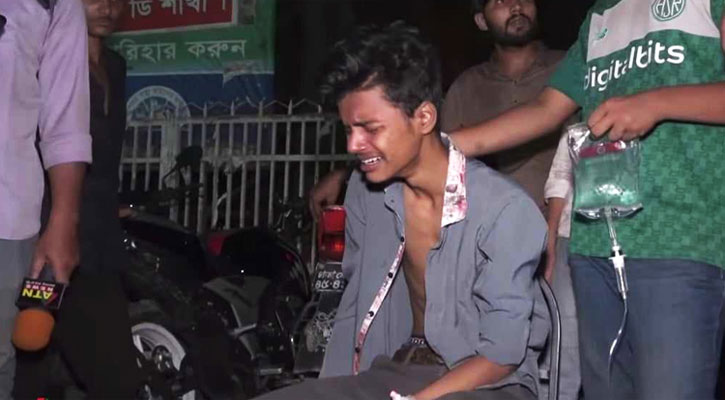 ‘আমারে রাইফেল দিয়া পিটাইছে, বুট দিয়া পাড়াইছে’