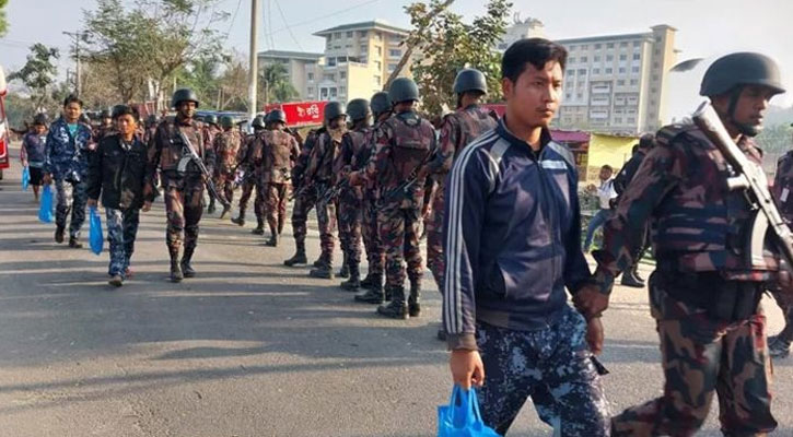 মিয়ানমারের ৩৩০ জনকে হস্তান্তর করল বিজিবি