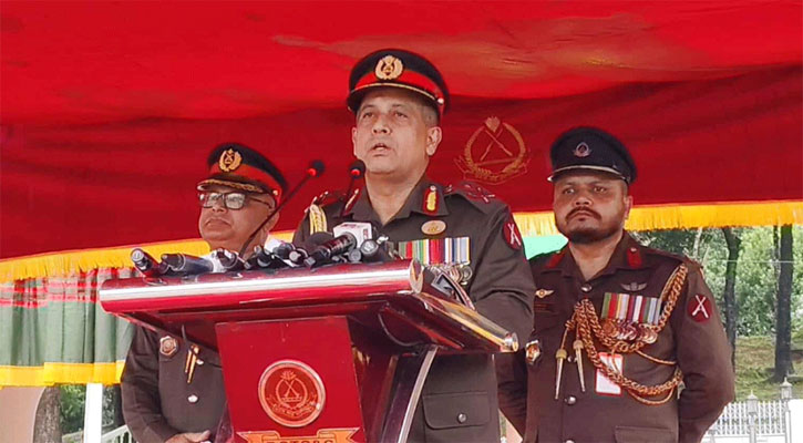 সৈনিকরা জীবন দিয়ে হলেও দেশের মাটি রক্ষা করবে : বিজিবি ডিজি