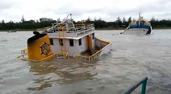 পশুর নদীতে ৮০০ টন কয়লা বোঝাই জাহাজ ডুবি