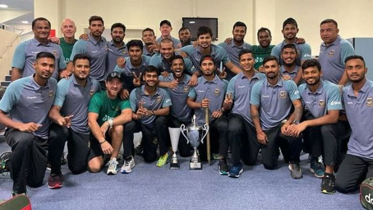 শিরোপা নিয়ে দেশে ফিরল টাইগাররা