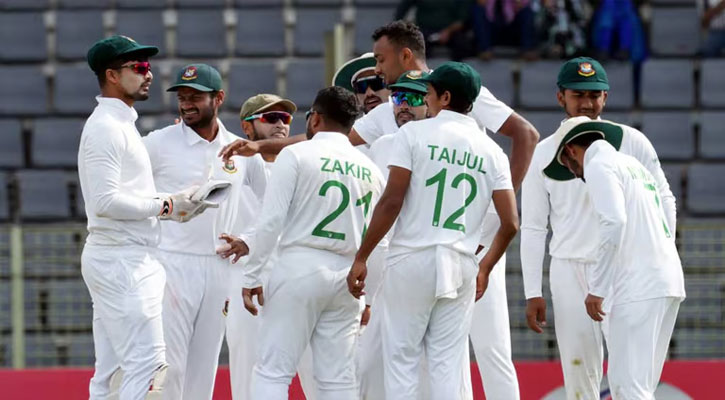 স্মরণীয় জয়ের হাতছানি