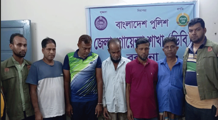 সরকারি অফিসে জুয়ার আসর, সাবেক ইউপি চেয়ারম্যানসহ আটক ৫