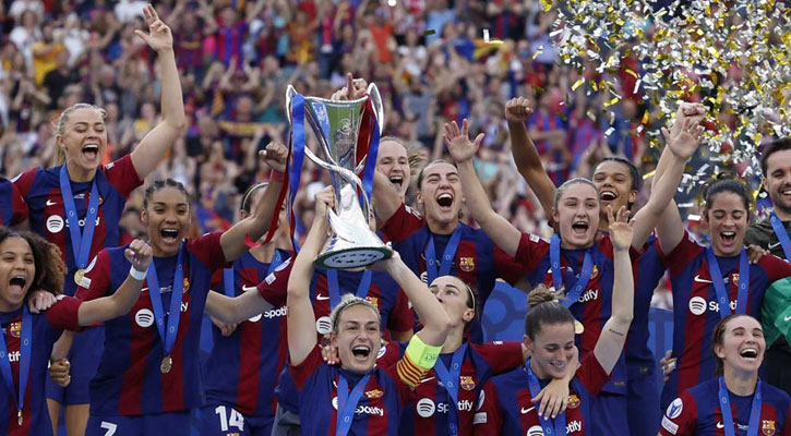 ফের ইউরোপ সেরা হয়ে বার্সার মেয়েদের ‘কোয়াড্রপল’